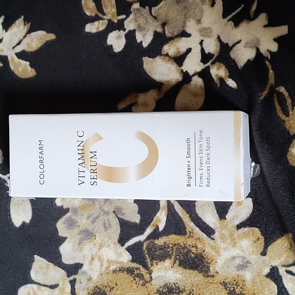 Color farm vitamin C Serum brighten + smooth - Picture 2 of 16